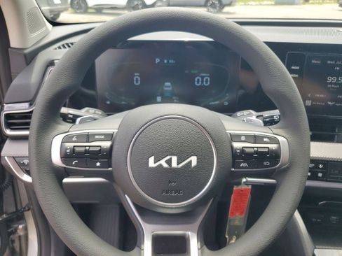 New 2025 Kia Sportage LX image 10