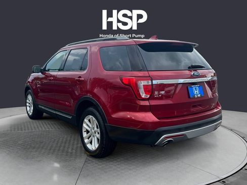 Used 2017 Ford Explorer XLT w/ Equipment Group 202A FWD image 3