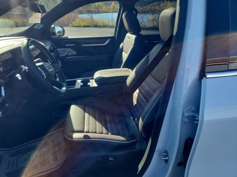 New 2026 GMC Acadia Denali Ultimate image 12