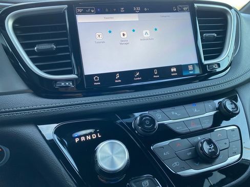 New 2026 Chrysler Pacifica Select image 36