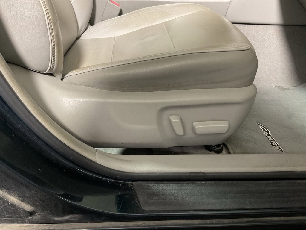 Used 2017 Toyota Camry XLE w/ Convenience Package FWD image 35