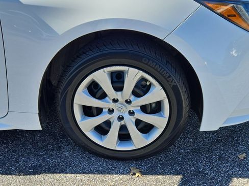 Used 2022 Toyota Corolla LE image 4