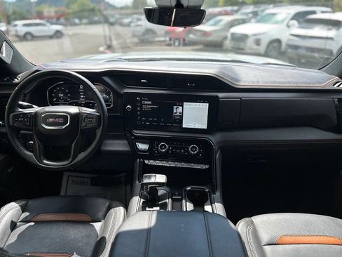 Used 2025 GMC Sierra 1500 AT4 w/ Technology Package AWD/4WD image 25