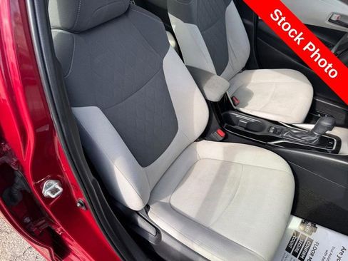 Used 2022 Toyota Corolla LE FWD image 11