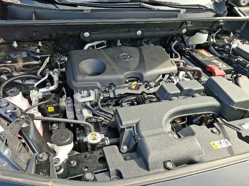 Used 2022 Toyota RAV4 LE AWD/4WD image 28