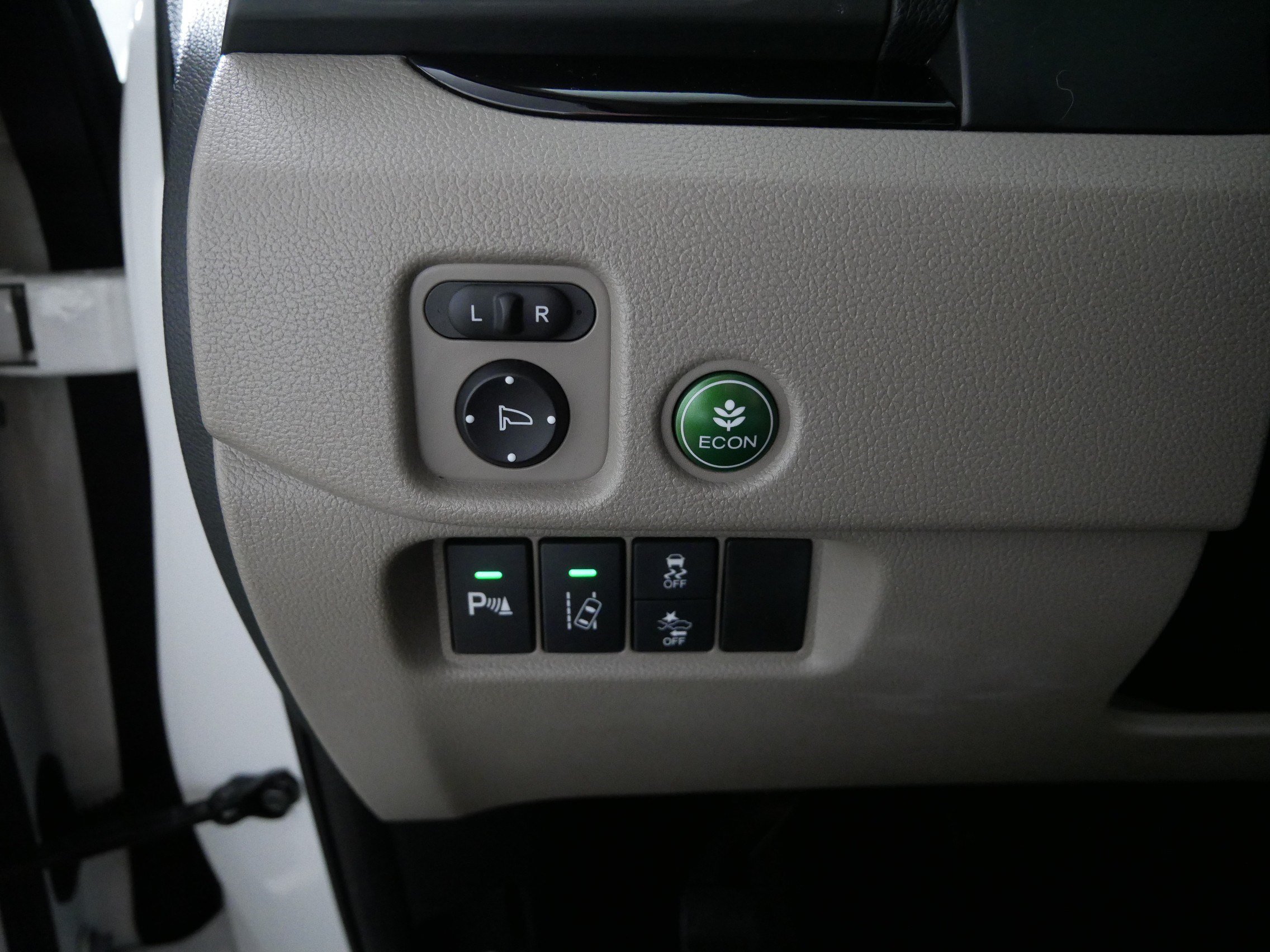 Used 2016 Honda Pilot Touring image 26
