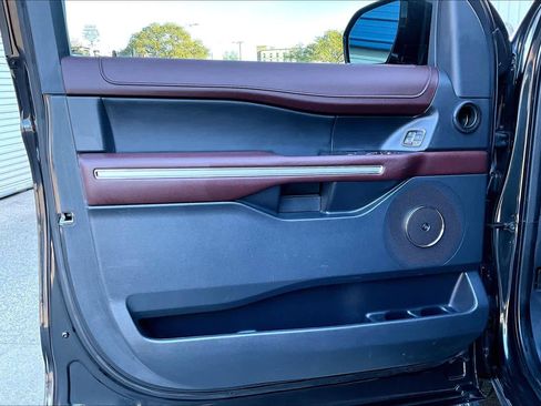 Used 2023 Ford Expedition Max Limited image 21