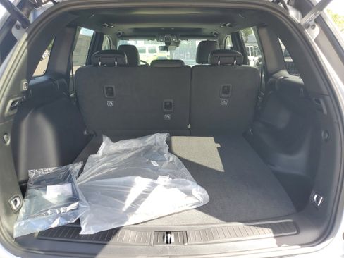 New 2026 Jeep Grand Cherokee Altitude RWD image 7