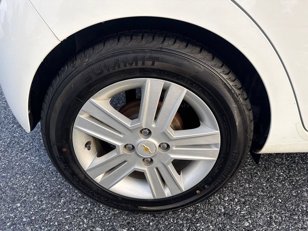 Used 2015 Chevrolet Spark LT FWD image 31