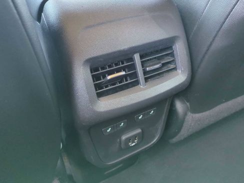 Used 2022 Chevrolet Equinox Premier image 22