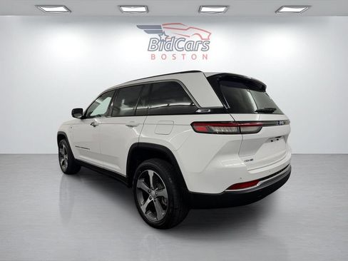 Used 2023 Jeep Grand Cherokee 4WD 4xe image 4