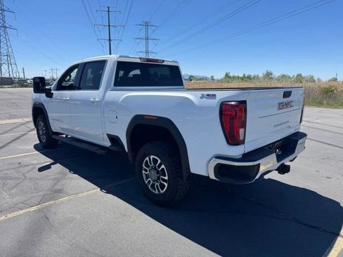 Used 2024 GMC Sierra 2500 SLE w/ SLE Convenience Package AWD/4WD image 3