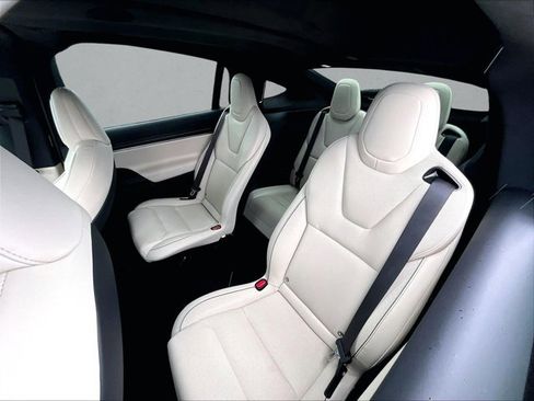 Used 2023 Tesla Model X Plaid image 25