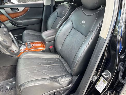 Used 2014 INFINITI QX70 AWD w/ Premium Package image 22