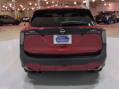 Used 2025 Nissan Kicks SV w/ SV Premium Package AWD/4WD image 4