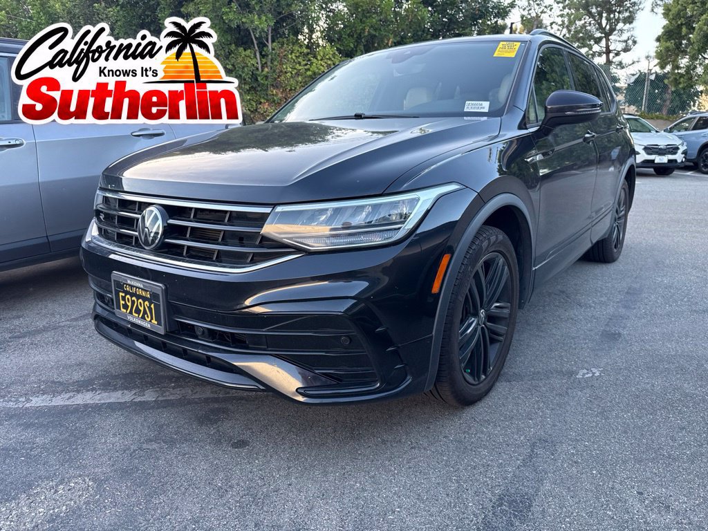 Used 2022 Volkswagen Tiguan SE R-Line FWD image 1