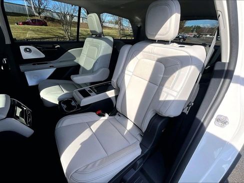 Certified 2025 Lincoln Aviator Reserve w/ Equipment Group 201A image 26