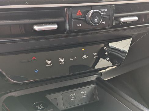 Used 2025 Nissan Kicks SR AWD/4WD image 22