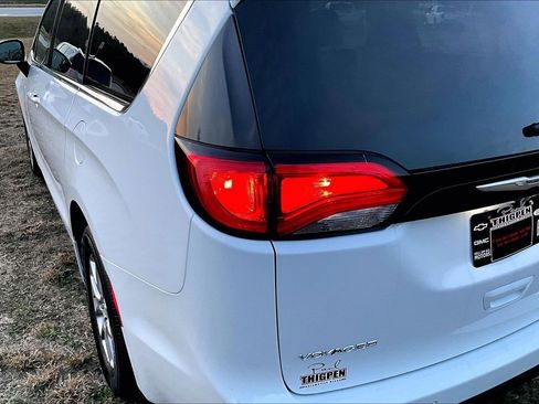 New 2026 Chrysler Voyager LX image 24