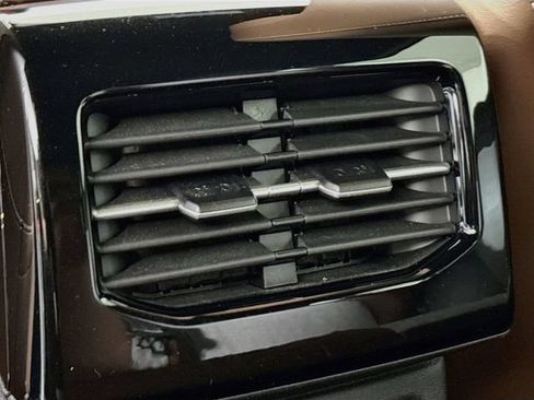 Certified 2024 Volkswagen ID.4 2WD image 28