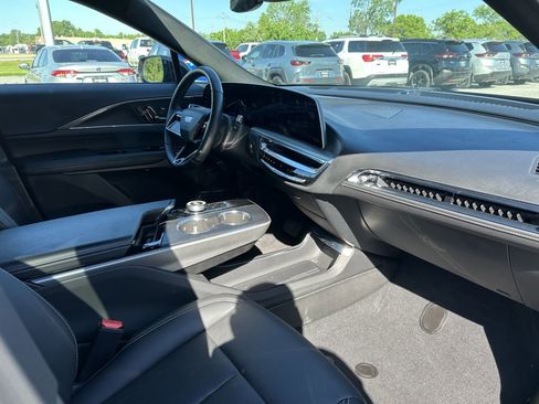 Used 2024 Cadillac Lyriq Sport AWD/4WD image 12