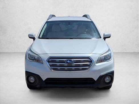 Used 2017 Subaru Outback 2.5i Premium AWD/4WD image 2