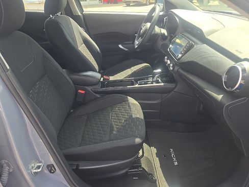Used 2023 Nissan Kicks SV FWD image 19