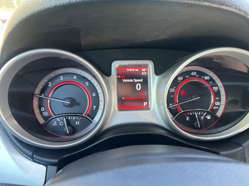Used 2020 Dodge Journey SE FWD image 30