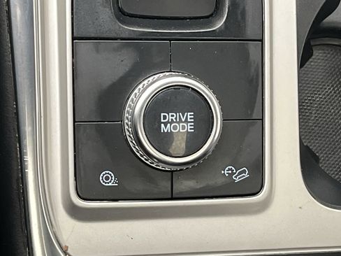 Used 2022 Ford Explorer XLT w/ XLT Sport Appearance Package image 20