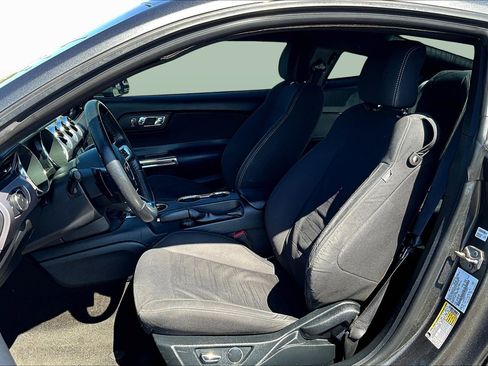 Used 2016 Ford Mustang Coupe image 23