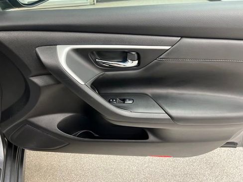 Used 2017 Nissan Altima 2.5 SL w/ Moonroof Package FWD image 52