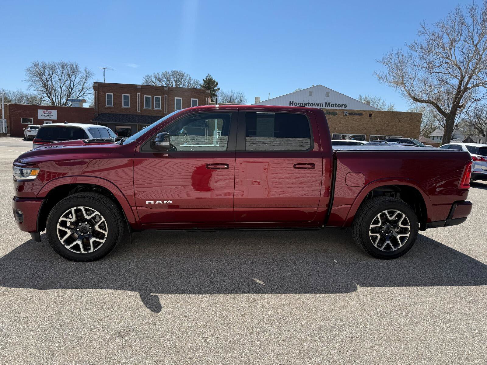 Used 2025 RAM 1500 Laramie w/ Sport Appearance Package AWD/4WD image 9