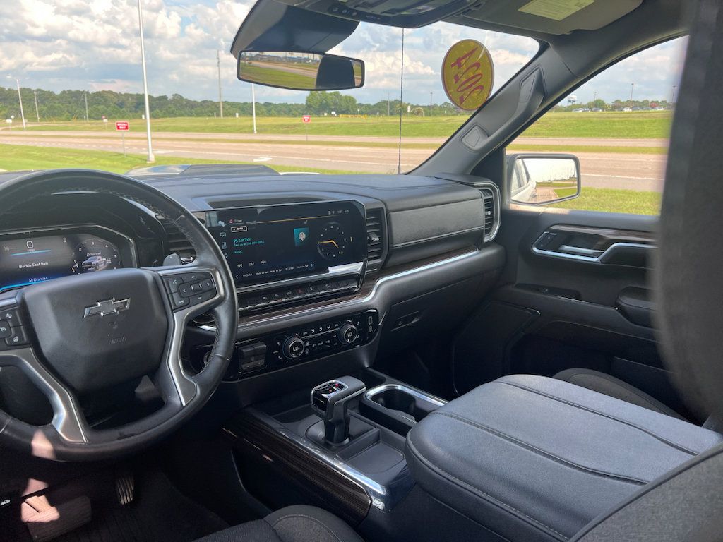 Used 2024 Chevrolet Silverado 1500 LT Trail Boss w/ Protection Package AWD/4WD image 21