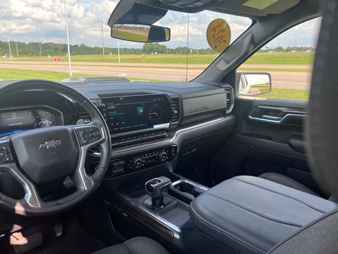 Used 2024 Chevrolet Silverado 1500 LT Trail Boss w/ Protection Package AWD/4WD image 21