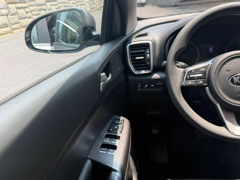Used 2022 Kia Sportage LX w/ LX AWD Value Edition Package image 18