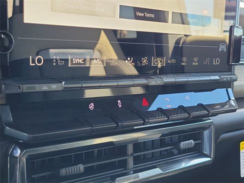 New 2026 GMC Hummer EV 4x4 Crew Cab image 23