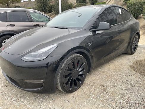 Used 2023 Tesla Model Y Long Range AWD/4WD image 4