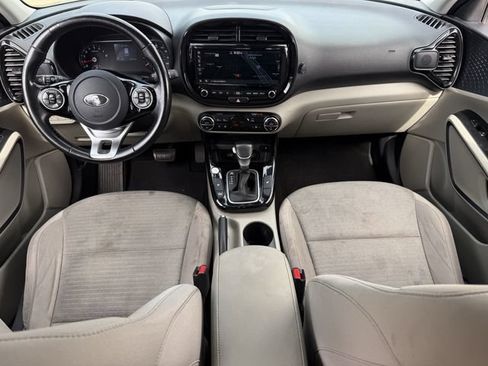 Used 2021 Kia Soul EX FWD image 10