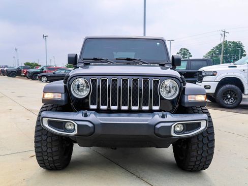 Used 2020 Jeep Wrangler Unlimited Sahara AWD/4WD image 4