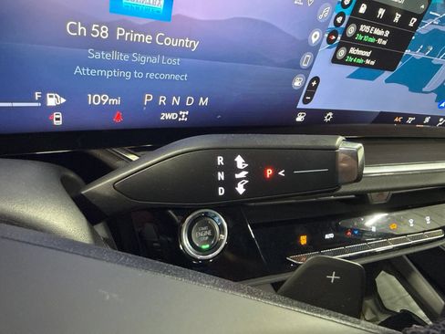 Used 2025 Buick Envision Preferred AWD/4WD image 36