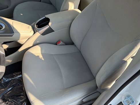 Used 2015 Toyota Prius Three FWD image 28