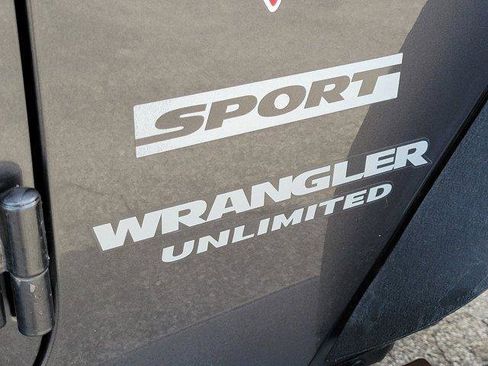 Used 2016 Jeep Wrangler Unlimited Sport w/ Quick Order Package 24S AWD/4WD image 5