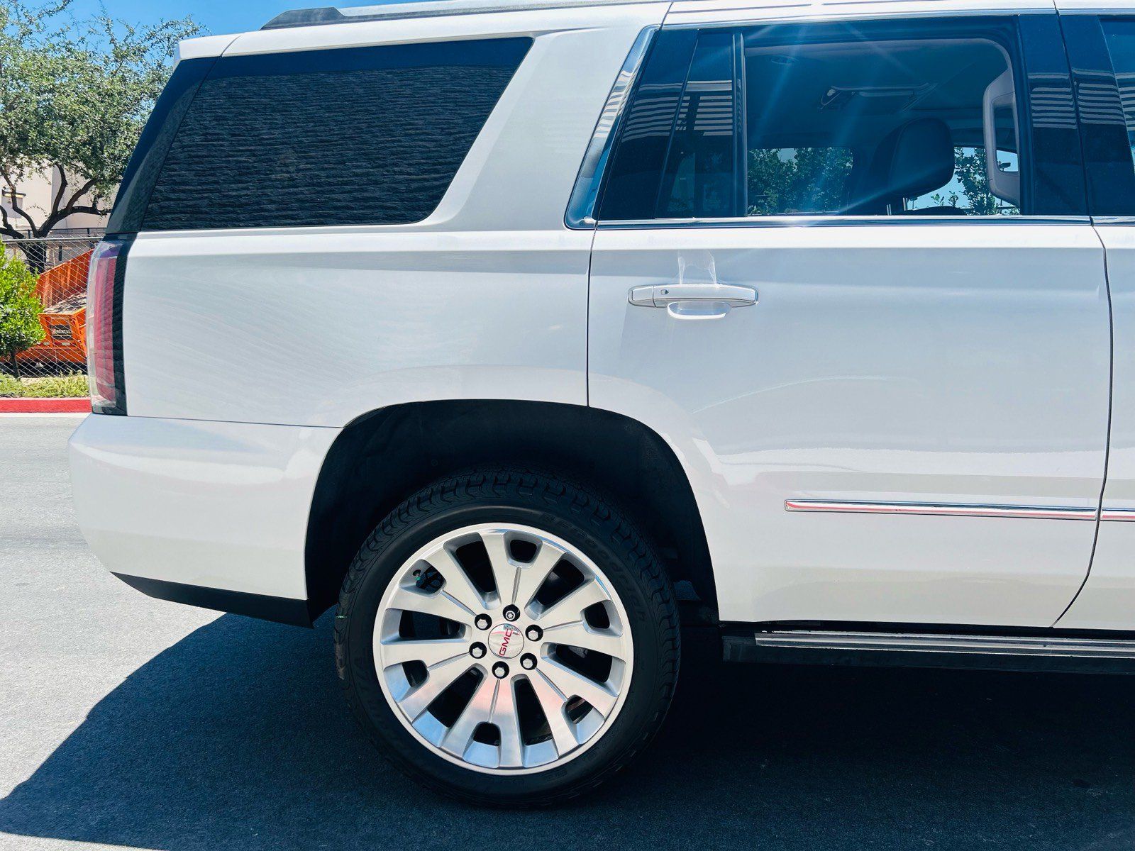 Used 2016 GMC Yukon Denali w/ Open Road Package AWD/4WD image 13