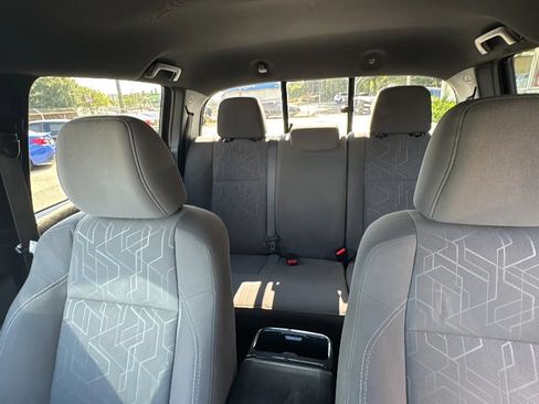 Used 2016 Toyota Tacoma TRD Sport w/ Towing Package AWD/4WD image 14