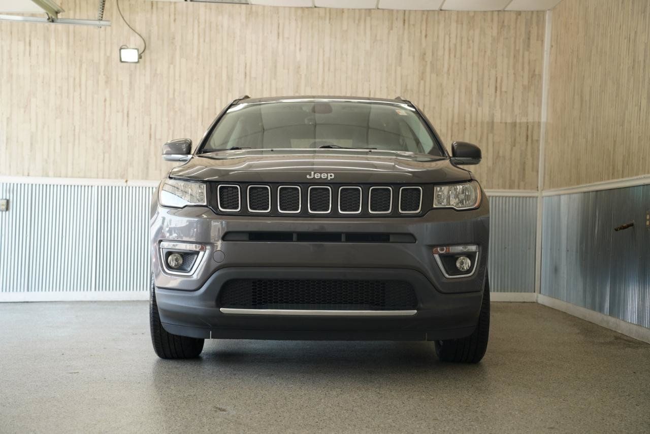 Used 2018 Jeep Compass Limited w/ Navigation Group AWD/4WD image 2