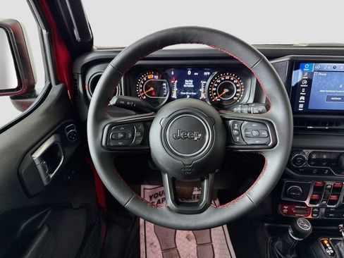 Used 2024 Jeep Wrangler Unlimited Rubicon w/ Convenience Group AWD/4WD image 11