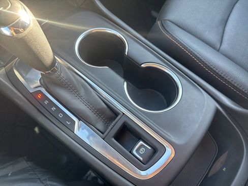 Used 2021 Chevrolet Equinox Premier image 18