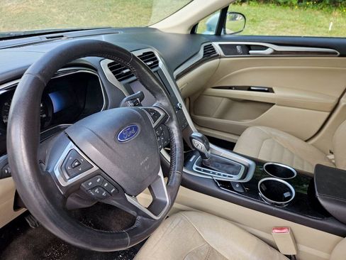 Used 2013 Ford Fusion SE FWD image 10