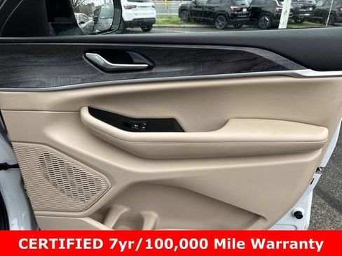 Certified 2023 Jeep Grand Cherokee L Limited w/ Luxury Tech Group II AWD/4WD image 9
