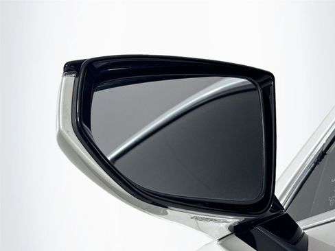 Used 2020 Lexus UX 200 image 5